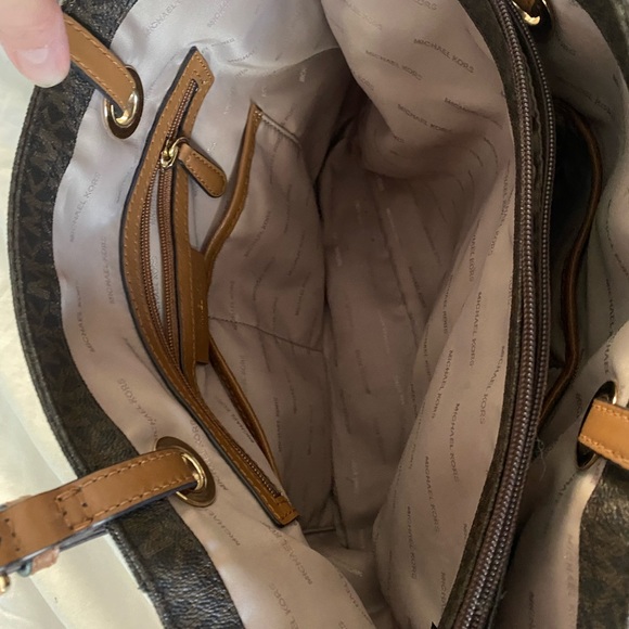 Michael Kors Purse - Picture 6 of 6